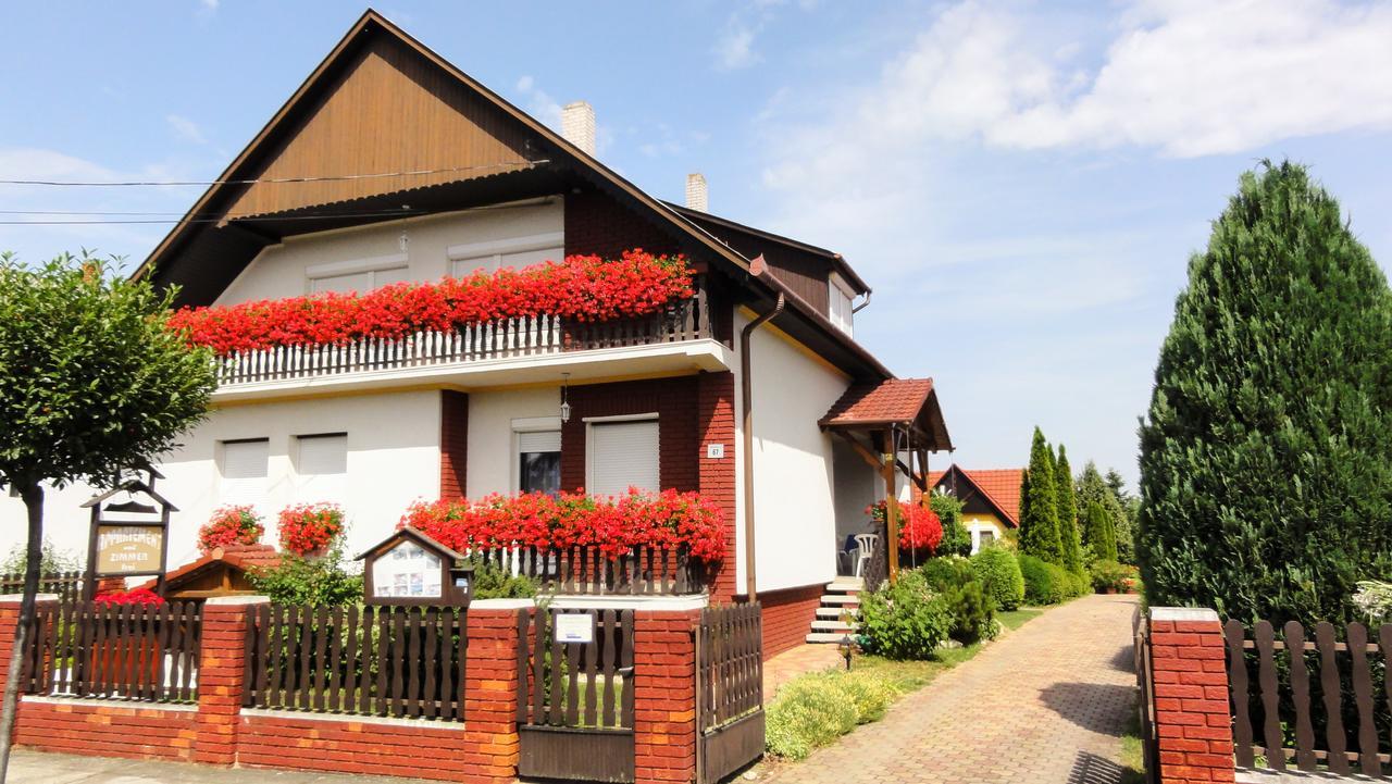 Magyar Apartmanhazak I-iii. Apartment Zalakaros